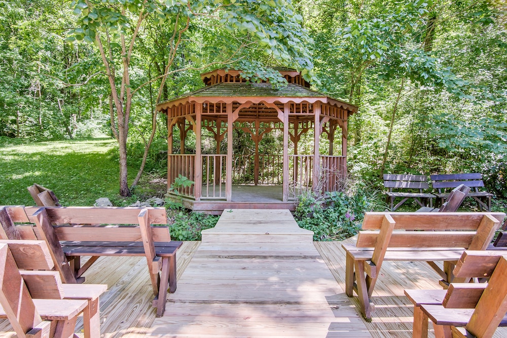 Butterfly Hollow Bed and Breakfast 28/32