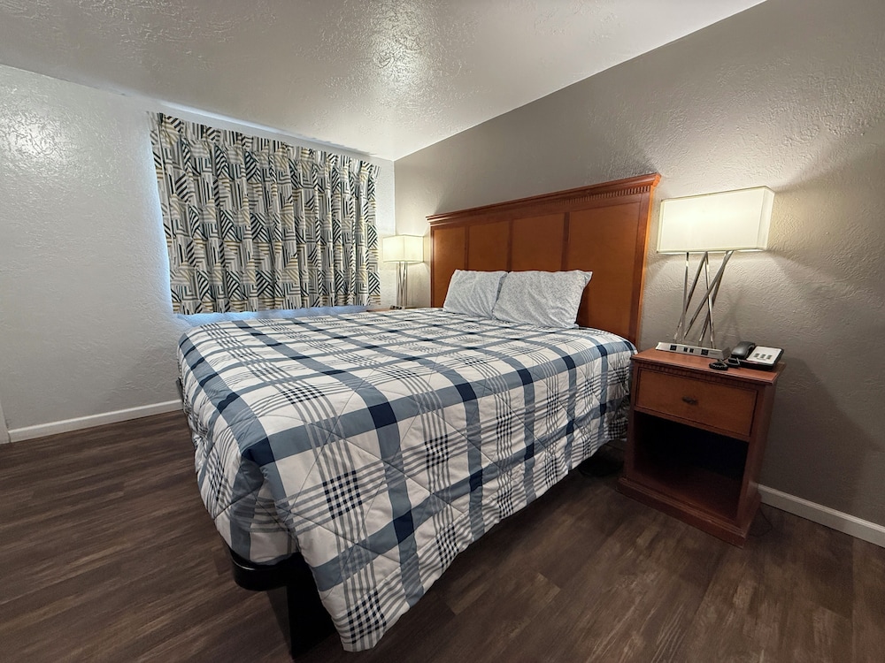 Budget Inn Bend by OYO 18/44