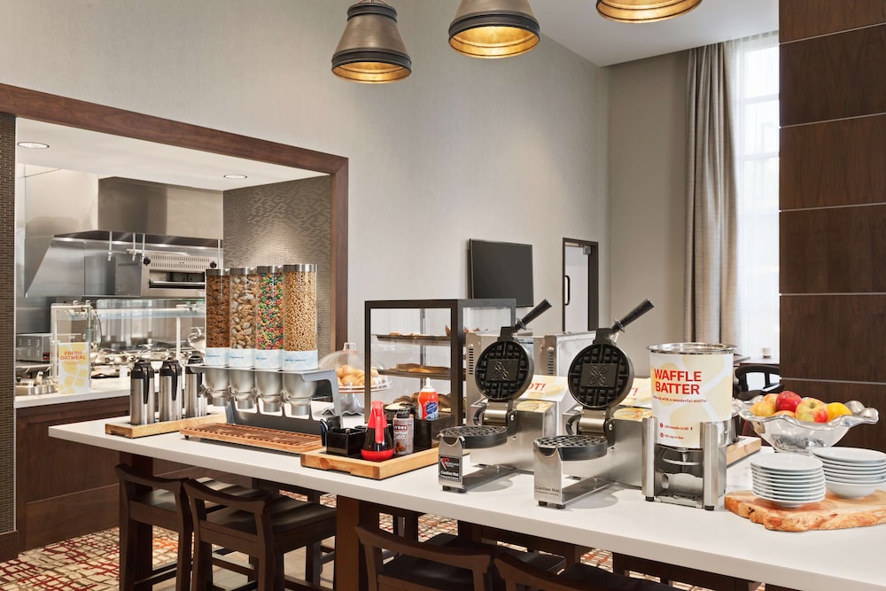 HILTON GARDEN INN CHARLOTTE SOUTHPARK 34/51