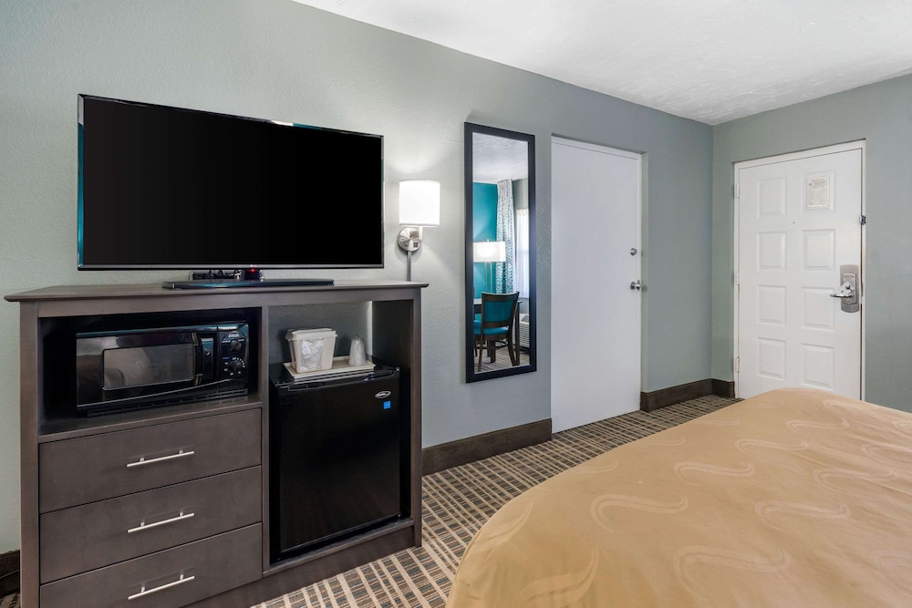 Quality Inn Bradenton North I-75 11/39