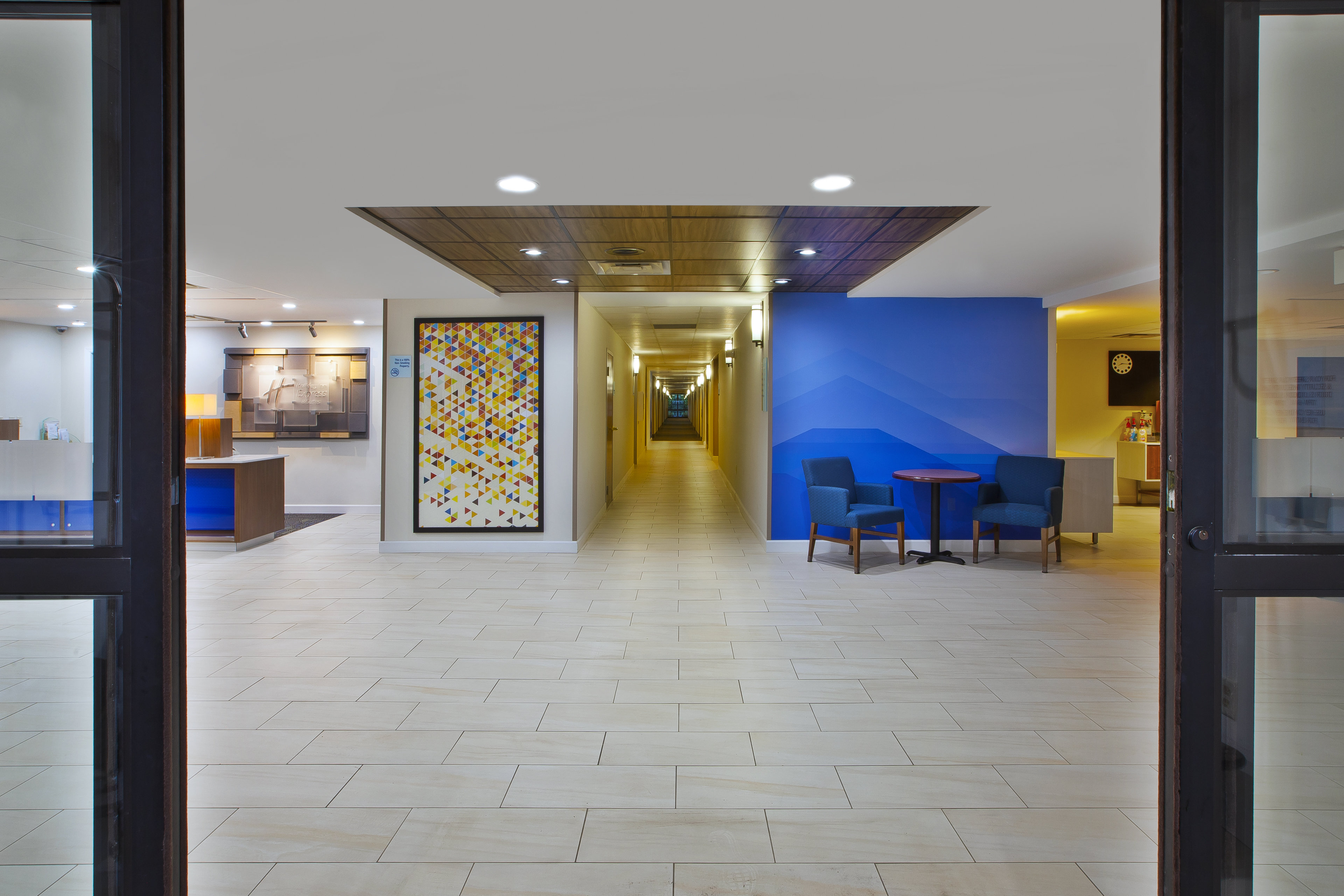 Holiday Inn Express Hotel And Suites Cincinnati Northeast Milford 9/49