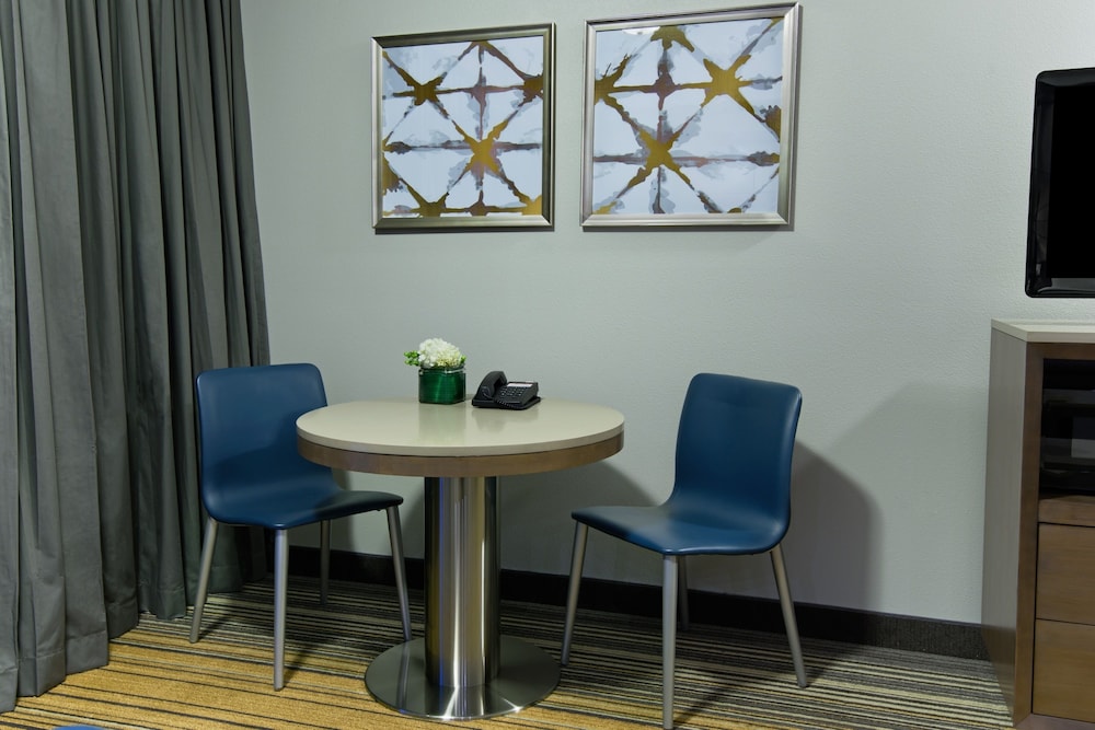 Oxford Suites Downtown Spokane 38/55