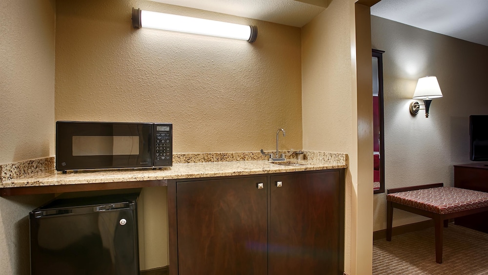 Alexandria Inn and Suites and Conference Center 29/32