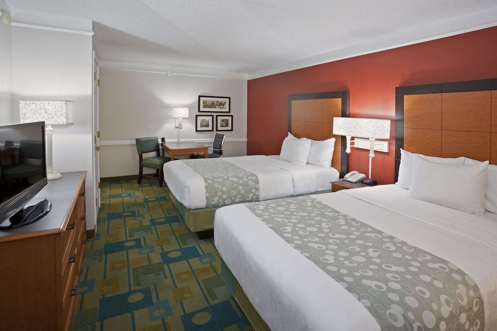 La Quinta Inn Phoenix Sky Harbor Airport 9/40