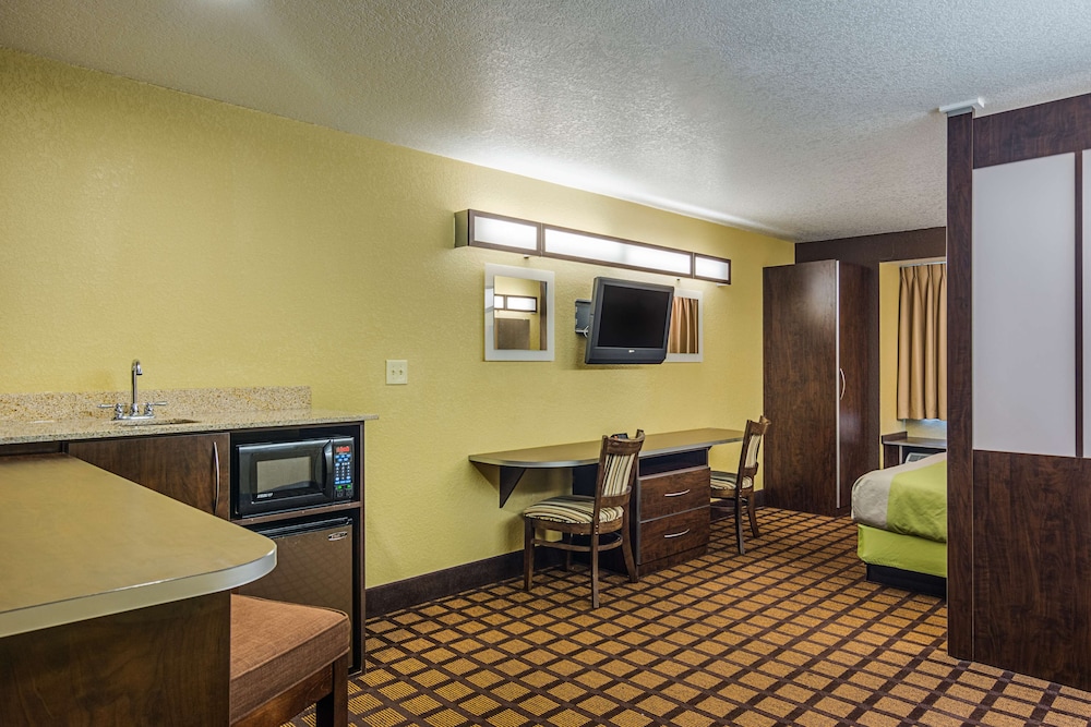 Motel6 Canton GA 34/52