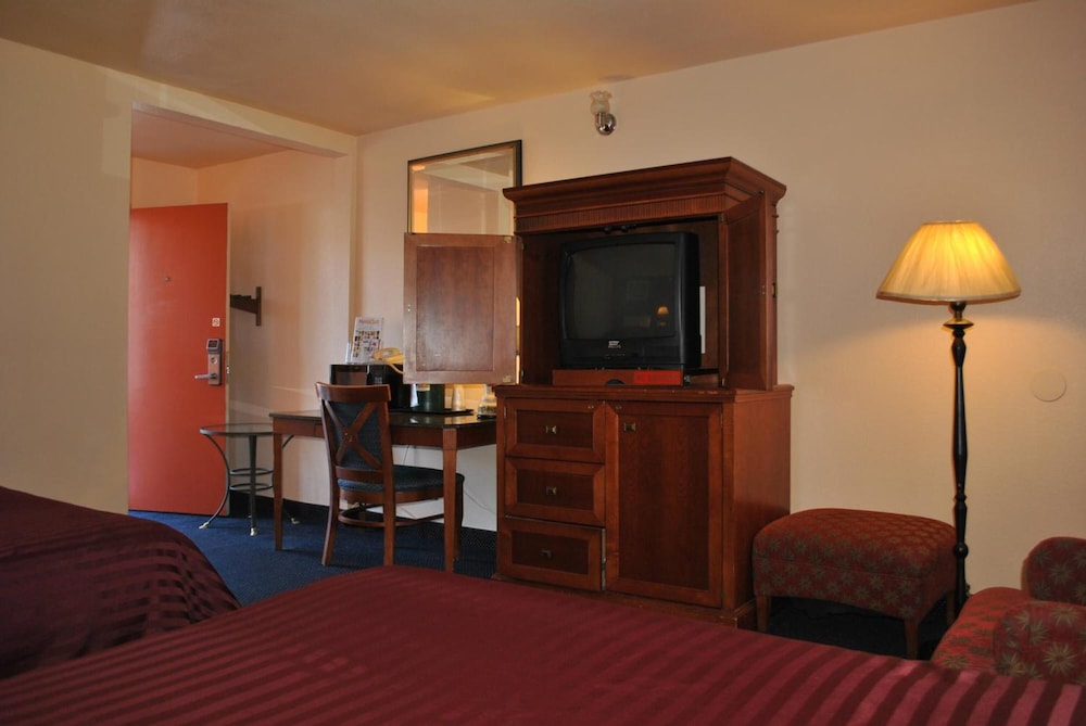 Budget Inn 43/66