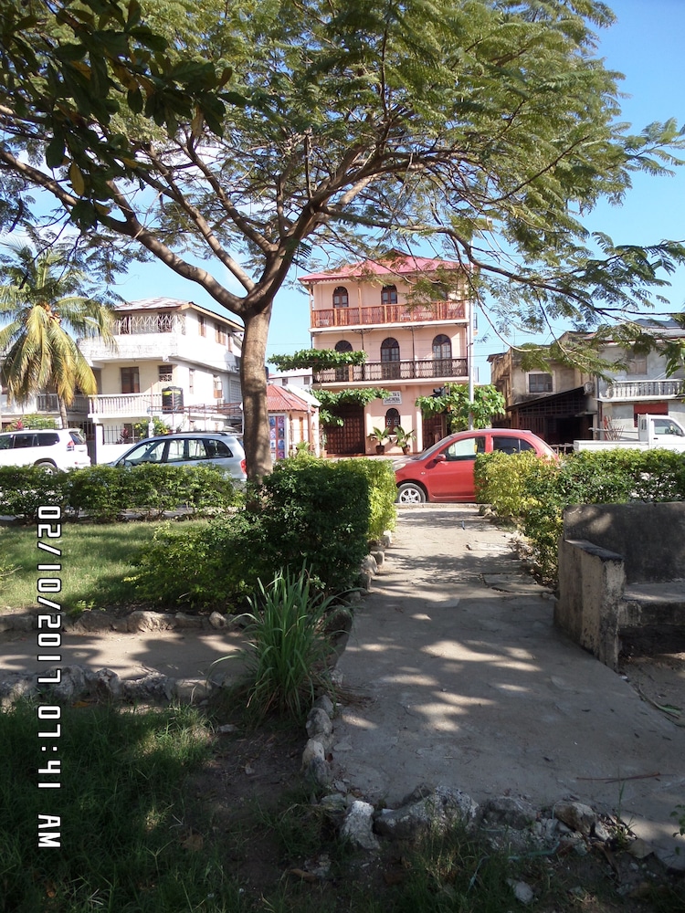 Rumaisa Hotel 32/33