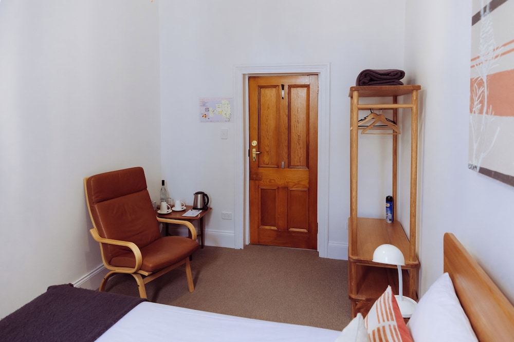 PRAIRIE HOTEL 20/39