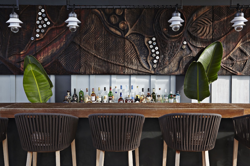 The Island House 54/70