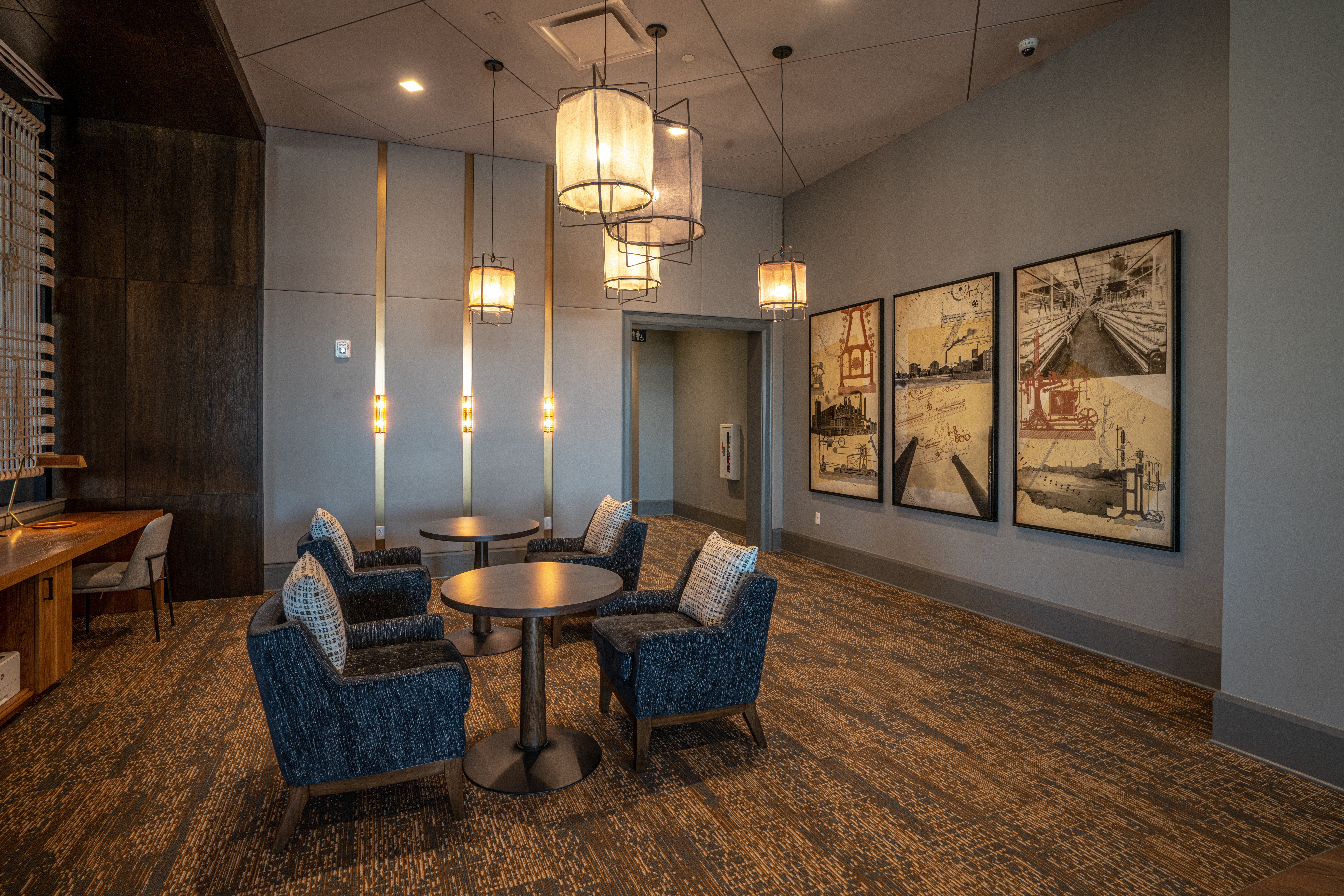 Hotel Indigo Columbus At Riverfront Place 40/68