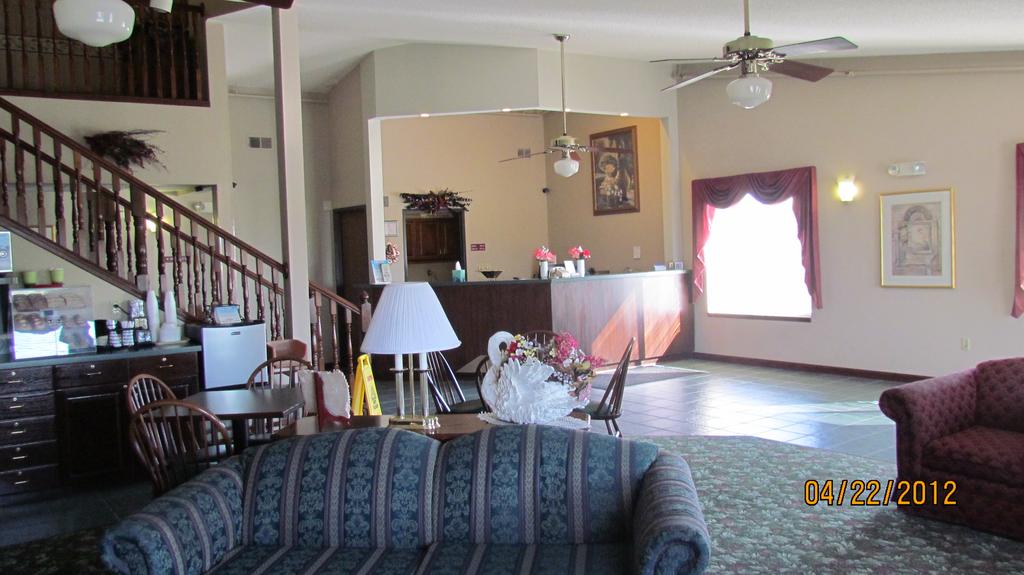 Travelers Lodge & Suites 8/12