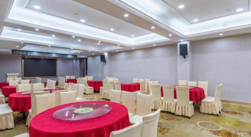 Kyriad Hotel (Yiyang Xiufeng Park) 31/39