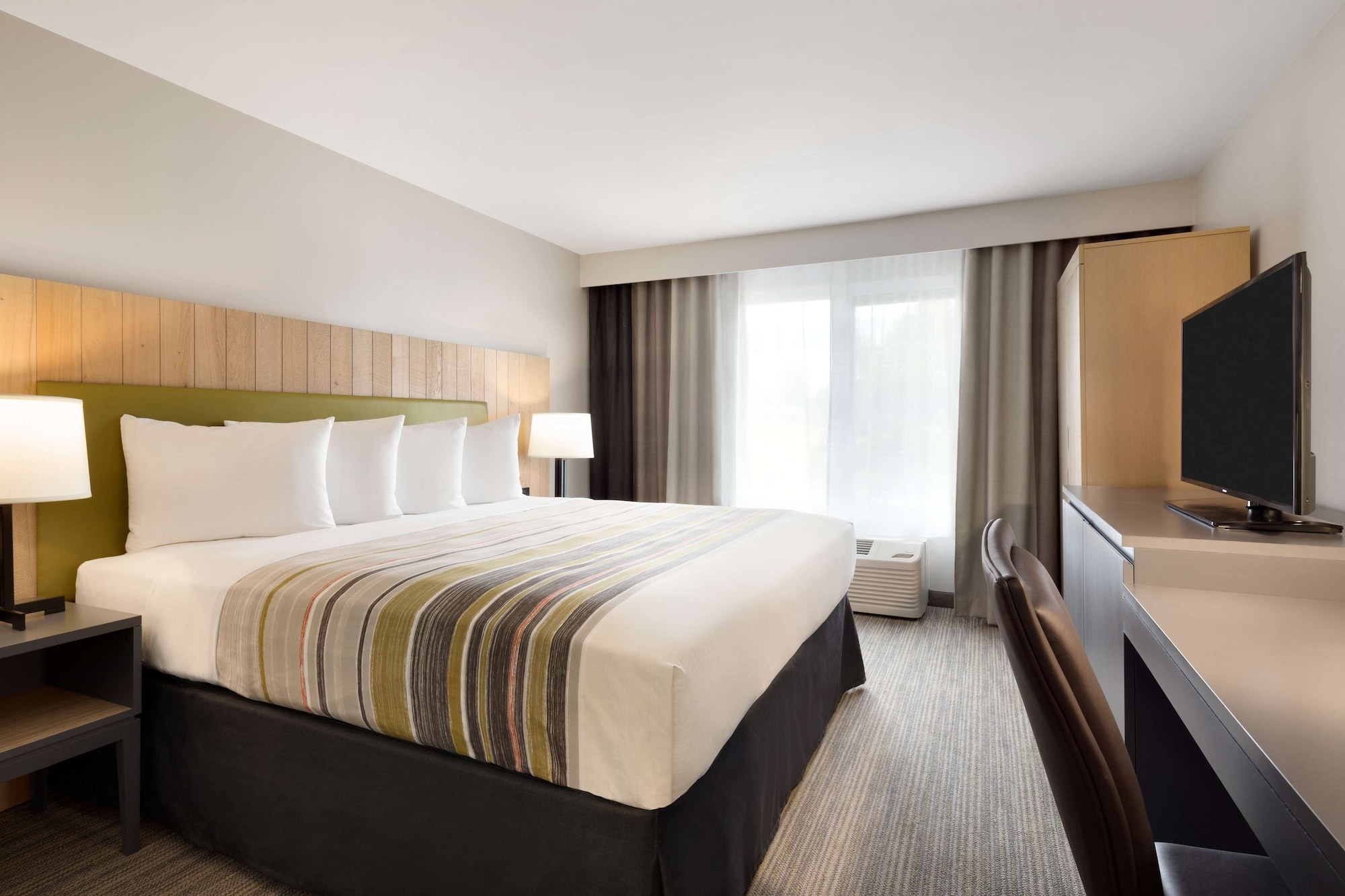 ROOM, KING BED