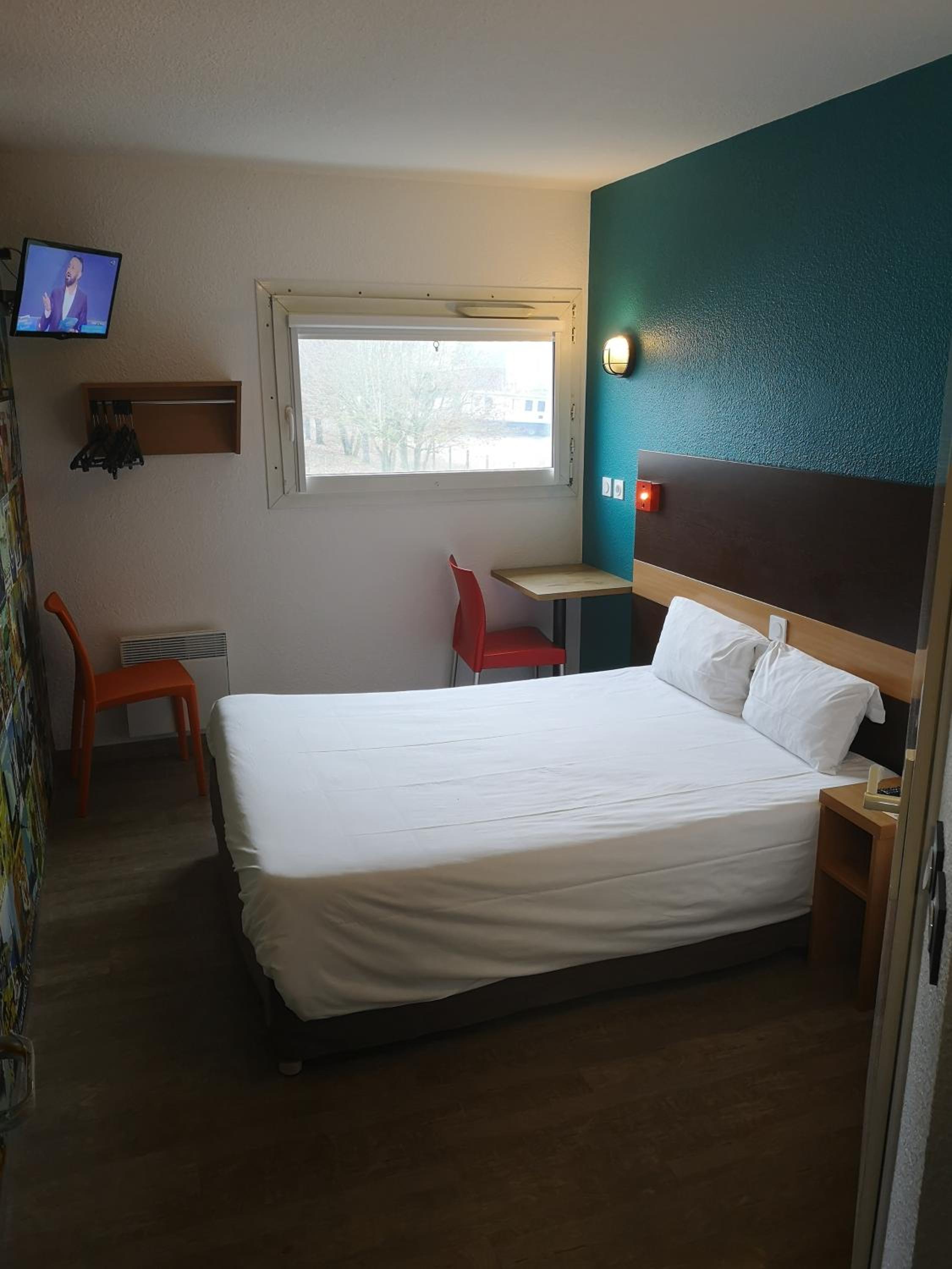 Double Bed