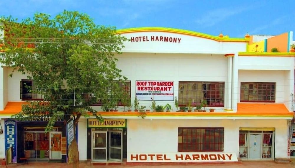 Hotel Harmony 3/50