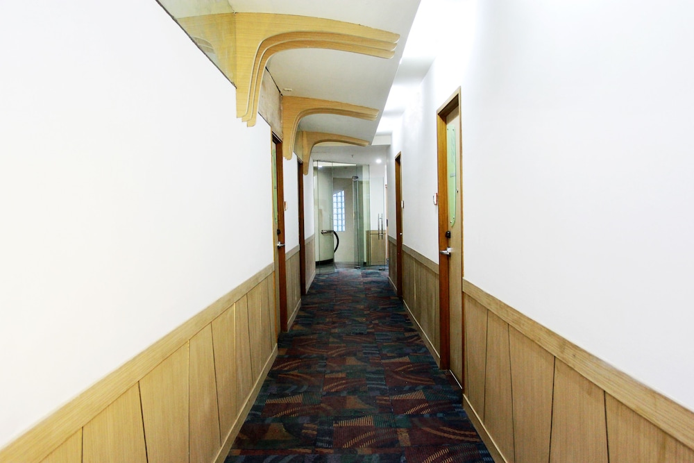 Business Hotel Tomang Jakarta 46/64
