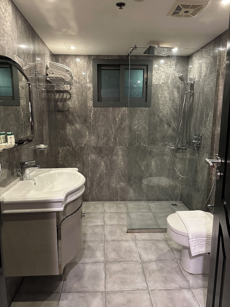Deluxe, Suite, Single Bed 3/3