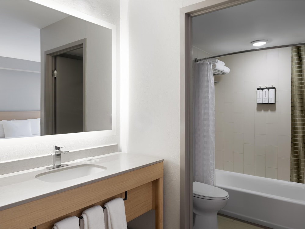 Hyatt Place Greenville/Haywood 58/58