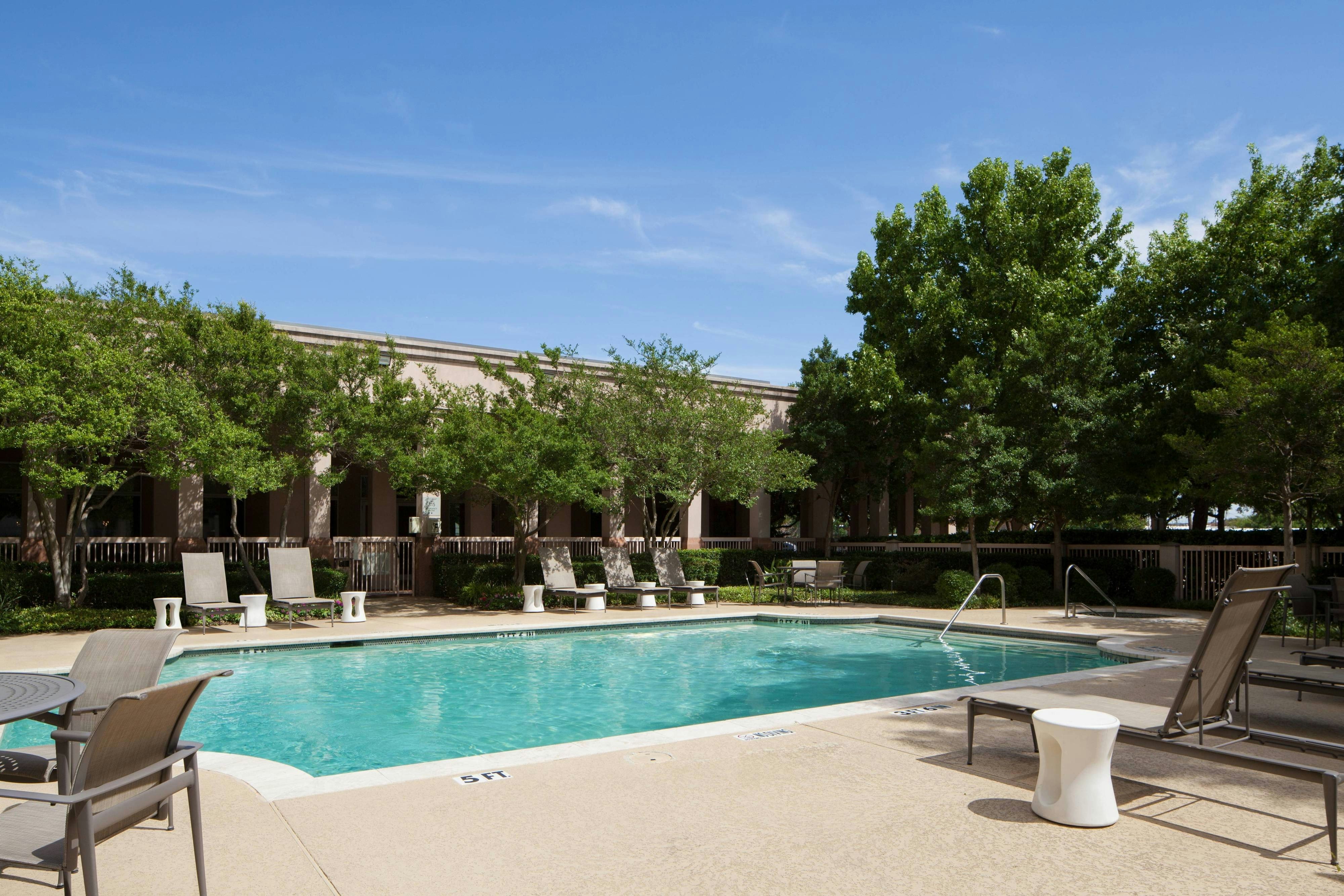 Marriott Suites Dallas Market Center 60/62
