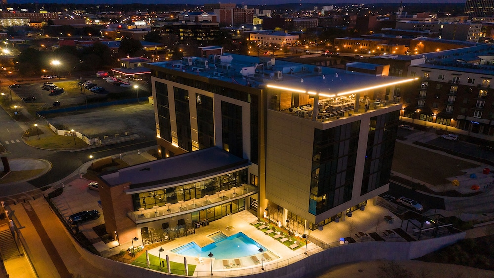 Hotel Indigo Columbus At Riverfront Place 3/68