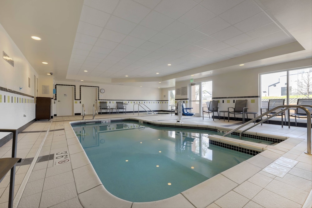 Fairfield Inn Suites Rockford 24/46