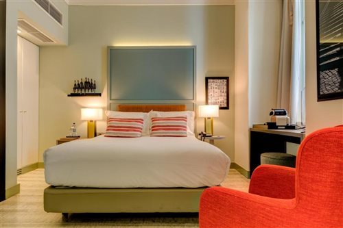 غرفة بسرير مزدوج أو سريرين منفصلين