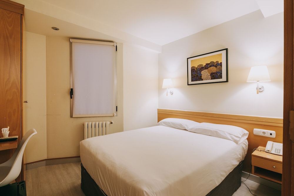 Hotel Zaragoza Plaza 15/50