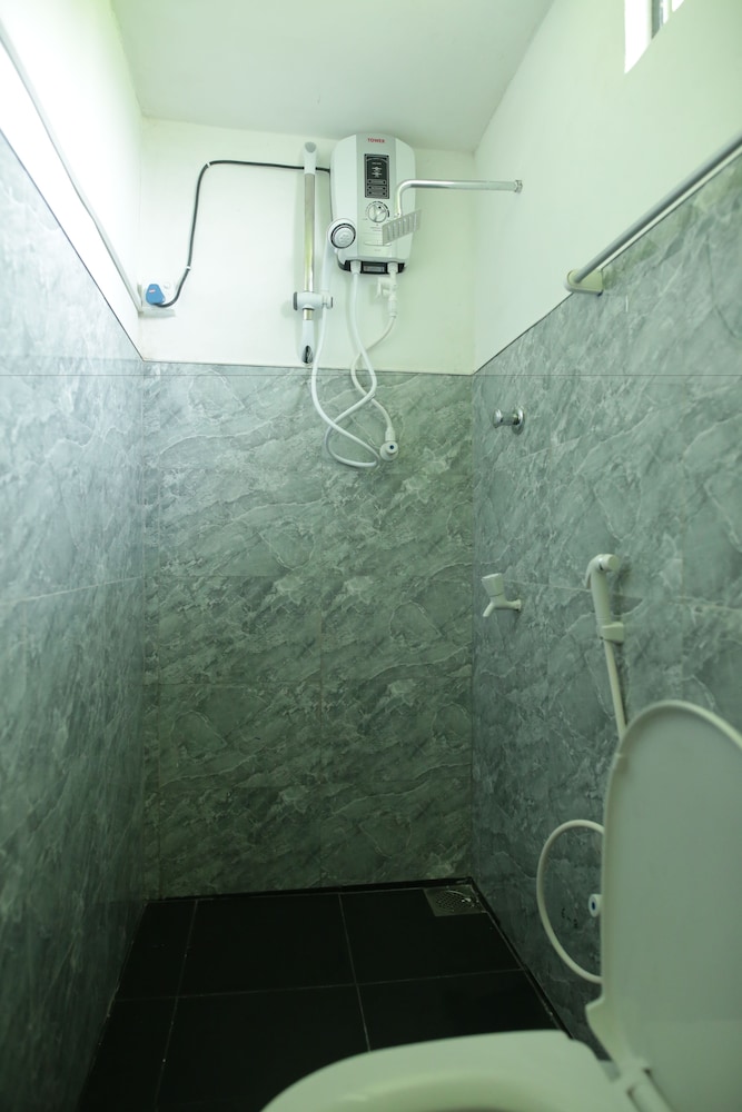 Araliya Holiday Bungalow 23/26