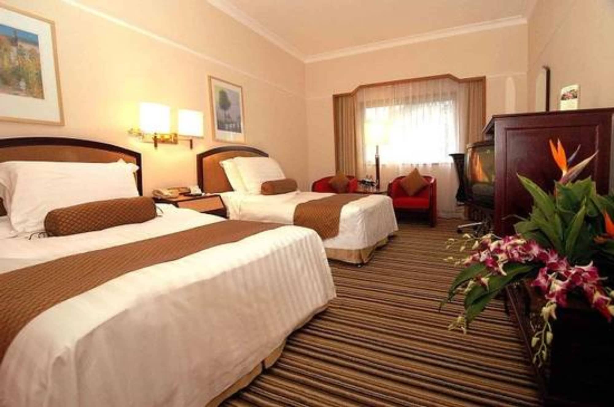 Standard, King Bed, Club Lounge Access, Metropark Lido Hotel 10/10
