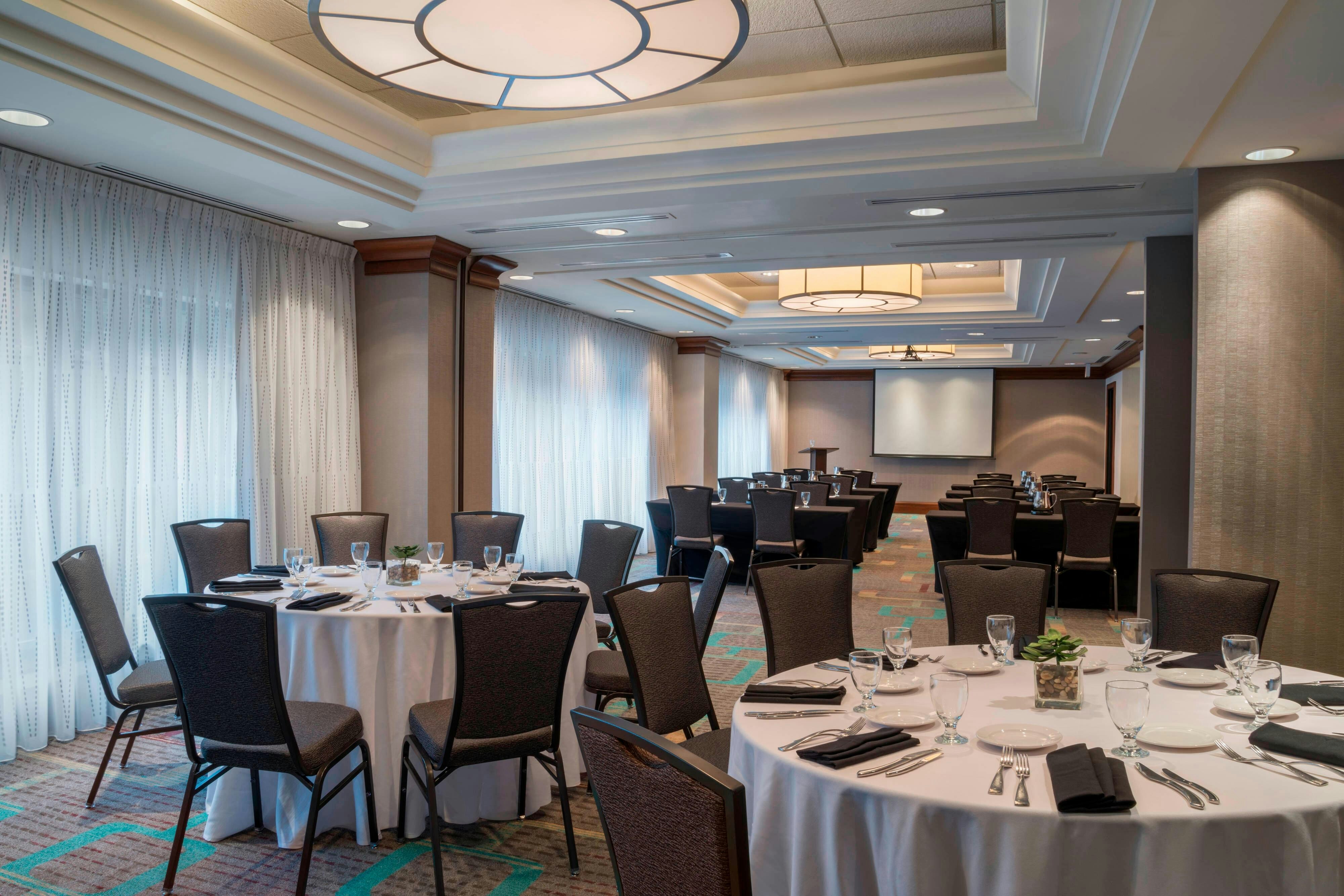 Residence Inn by Marriott Toronto Downtown/Entertainment District 23/26