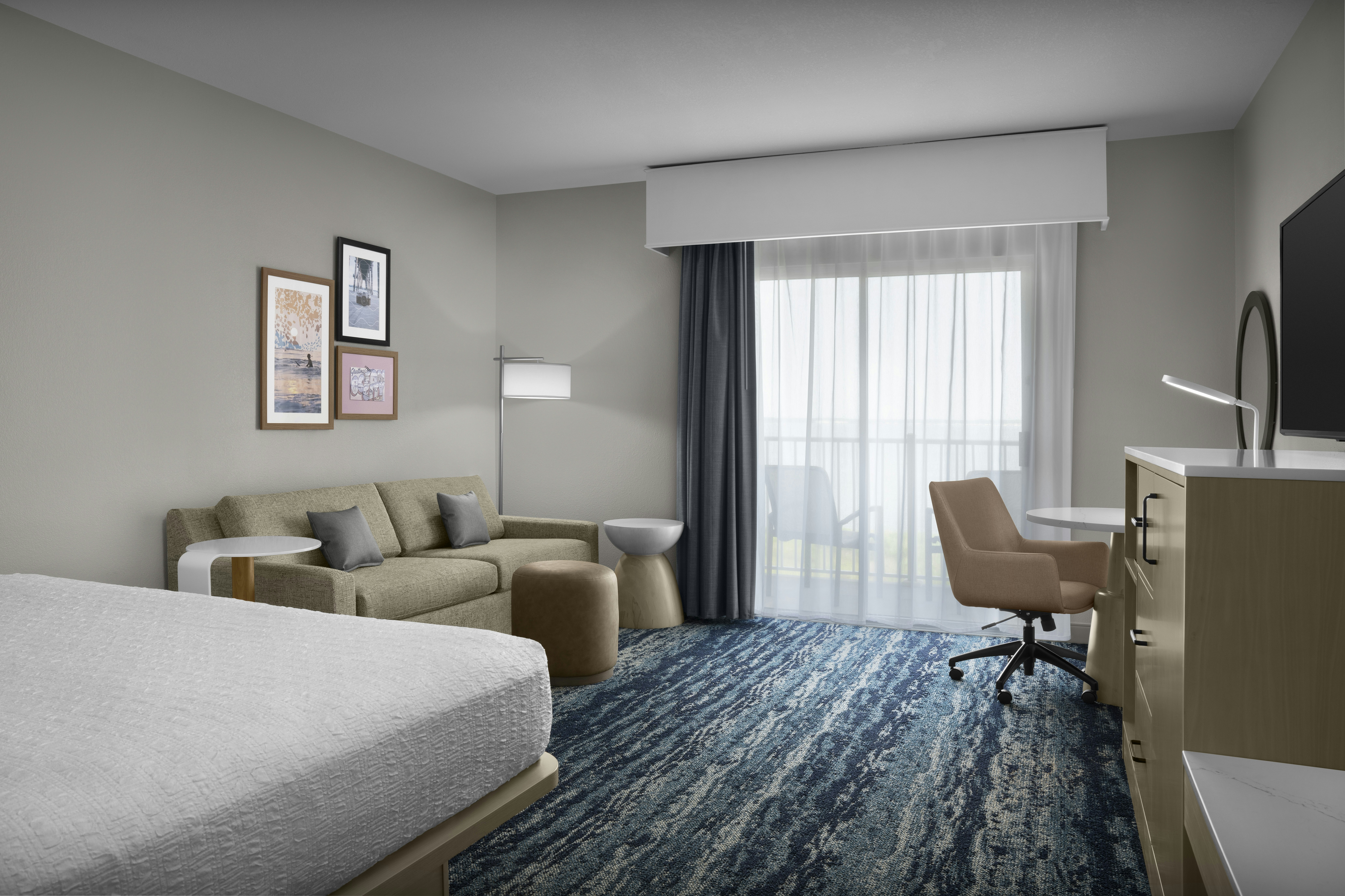 Room, King Bed, Bay Front, Accessible