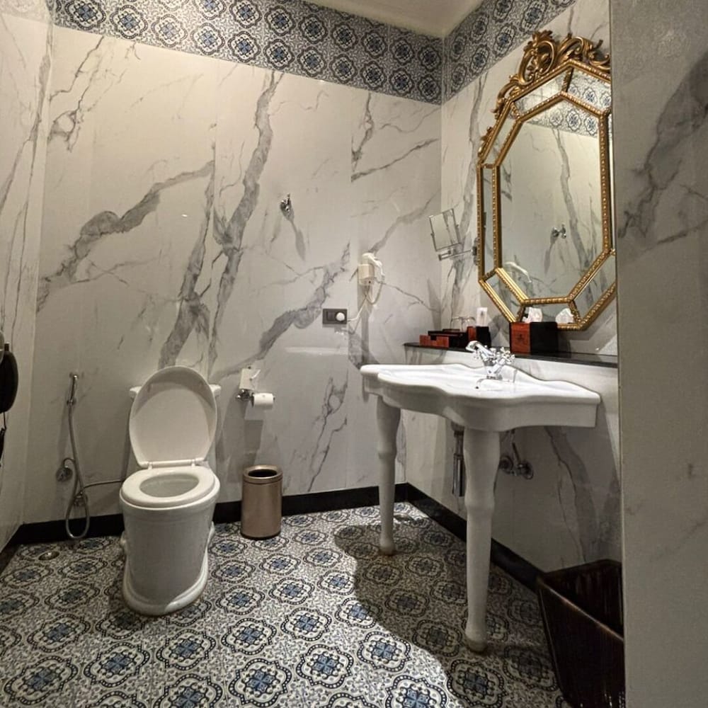 MAYFAIR Tea Resort 45/50