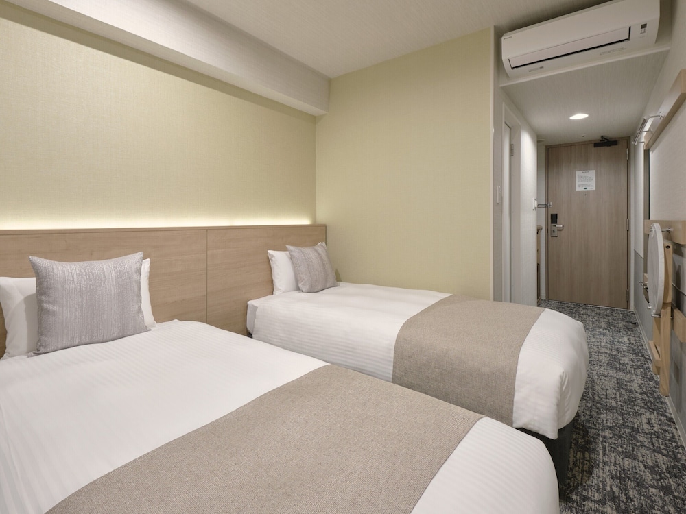 ROOM, TWIN BEDS, MAIN BUILDING