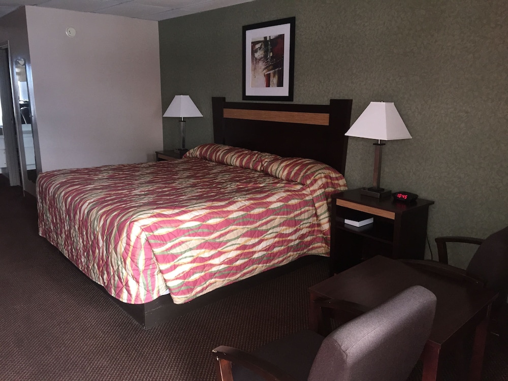 ROOM, KING BED