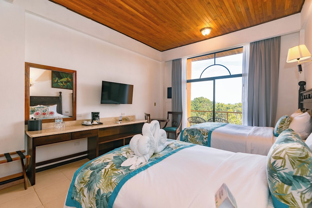 SUPERIOR, 2 BEDS, JUNGLE VIEW