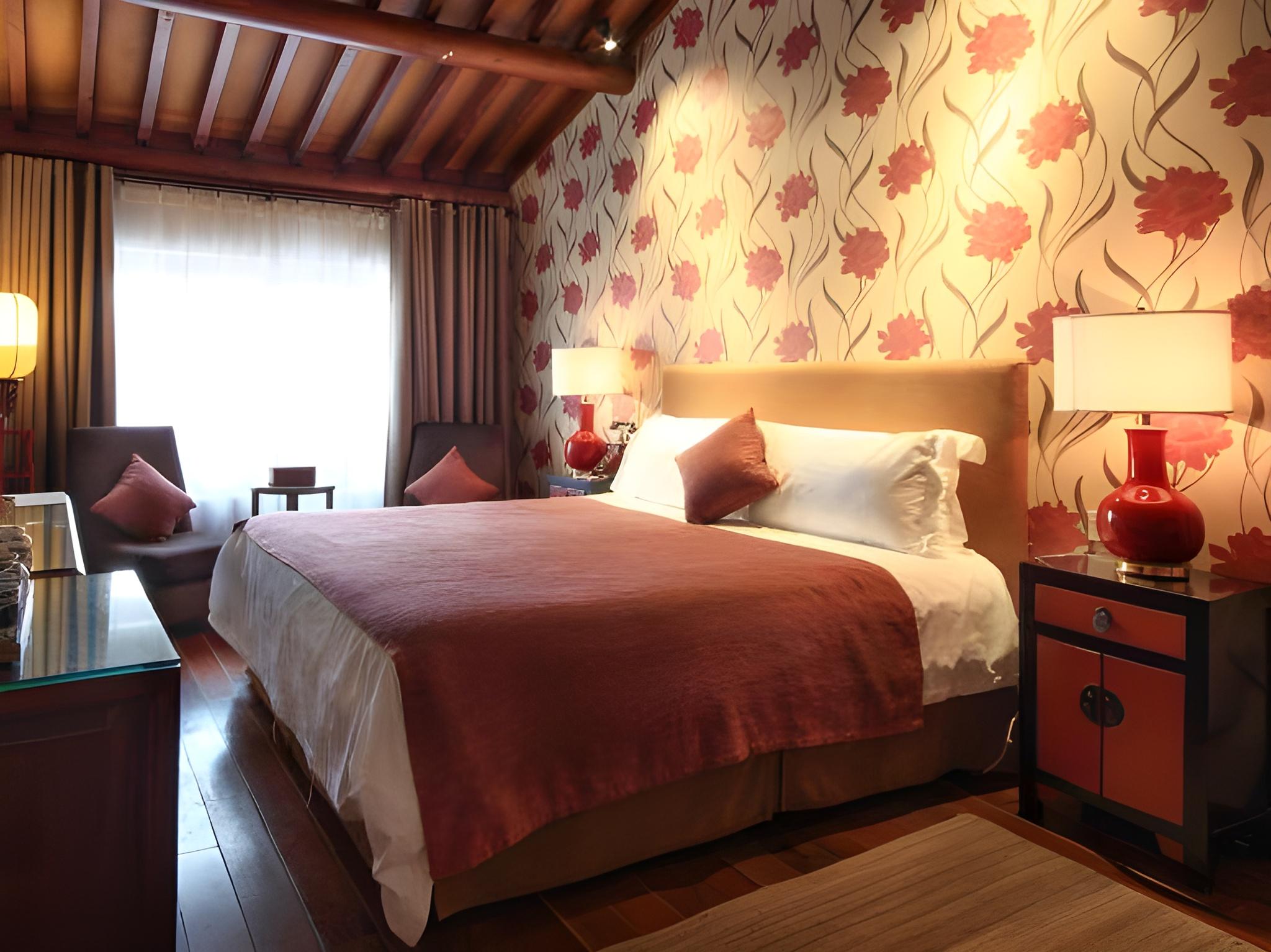 Deluxe, 1 King and 1 Single Beds, Courtyard View