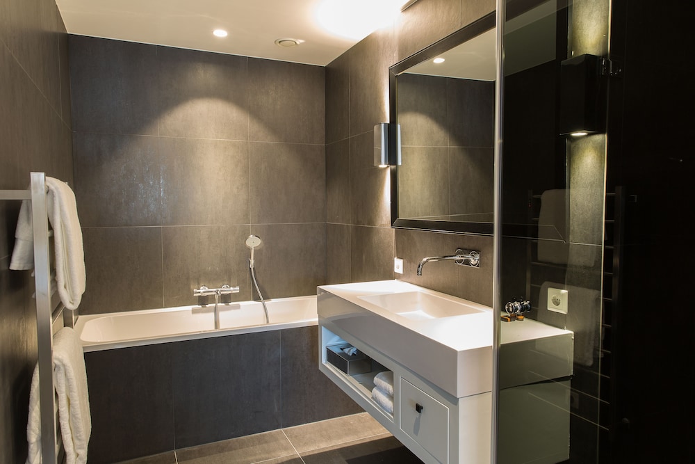 1 BEDROOM, SUPERIOR, APARTMENT