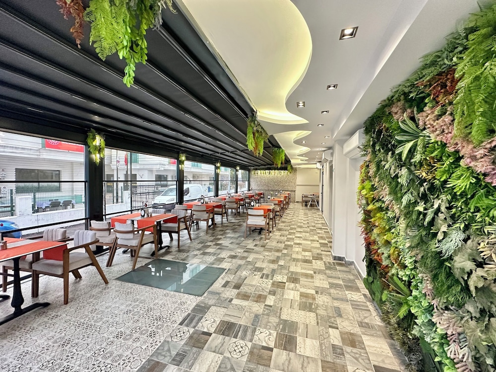 Bloomtalya Hotel 58/64