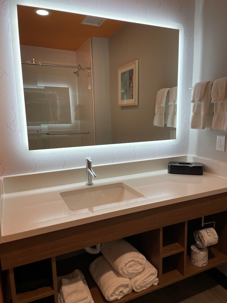 La Quinta Inn Suites By Wyndham San Antonio Seaworld Lafb 38/39