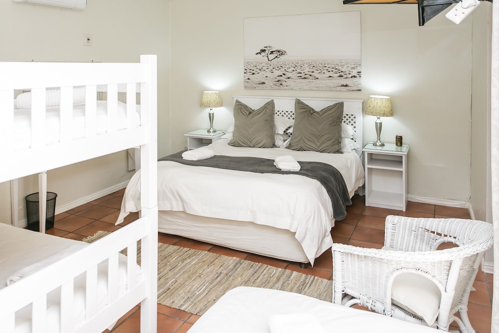 1 Bedroom, Standard, Single, 1 Queen and 1 Bunk Bed, Bunk Bed, Queen Bed, Sofa