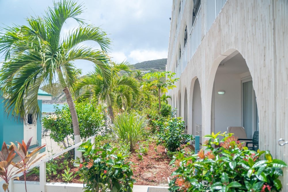 Belair Beach Hotel 29/35