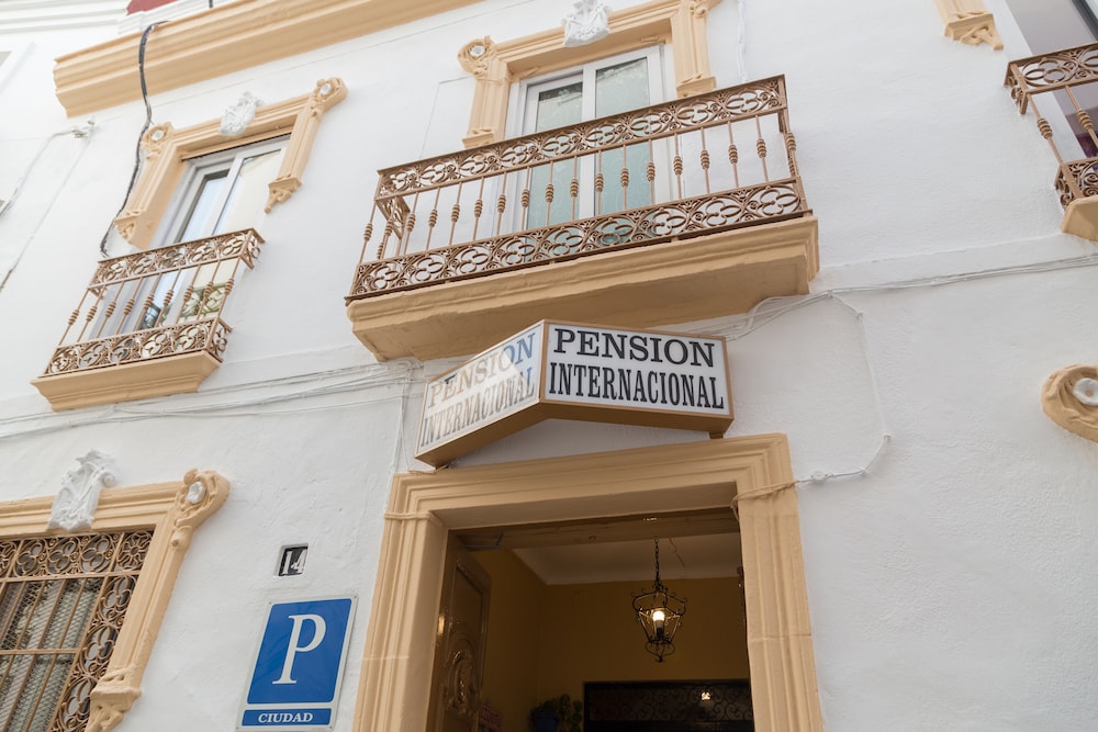 Pension Internacional 8/64