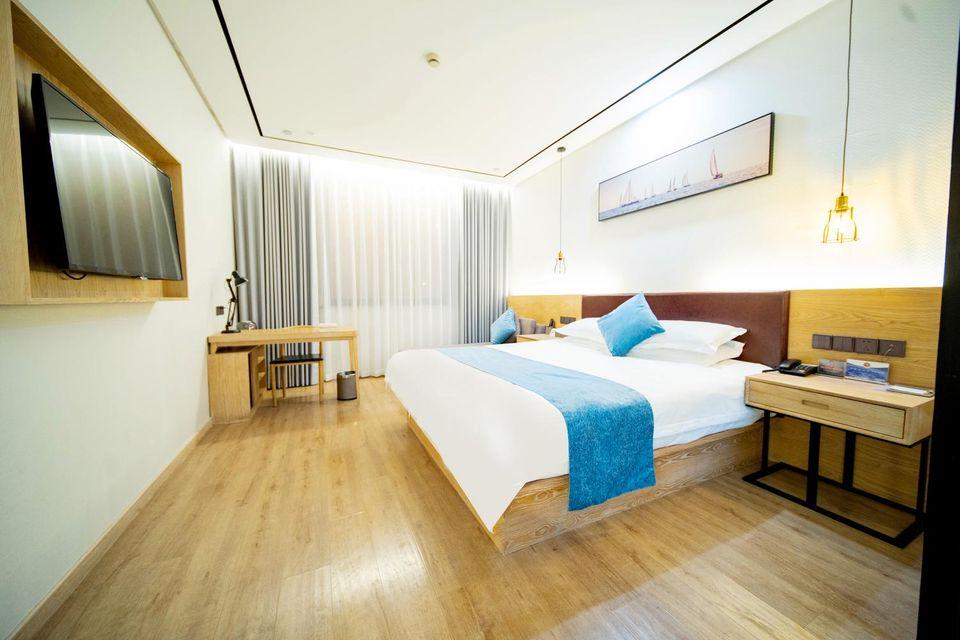 Boutique, Queen Bed