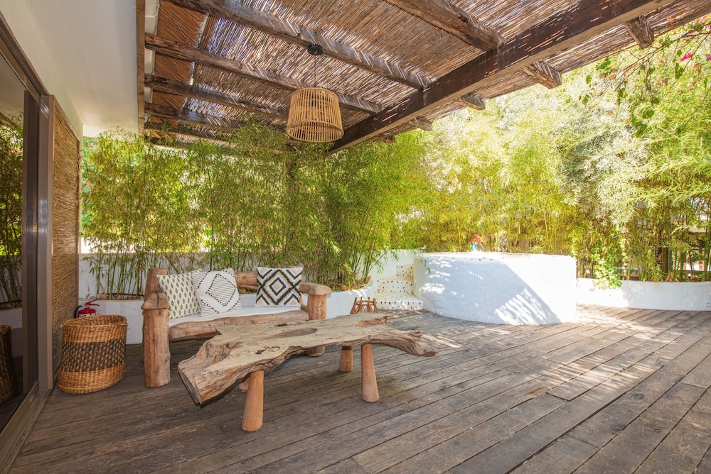 Flamingo Hotel 73/76