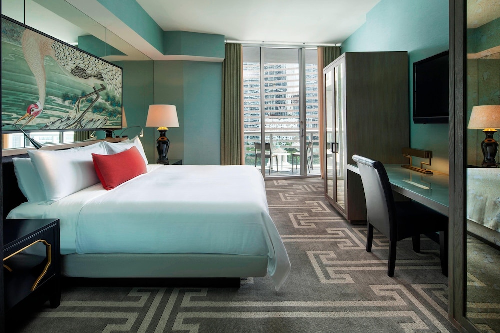 W Miami 14/34