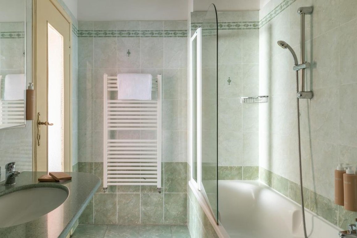 La Pace Hotel 122/122