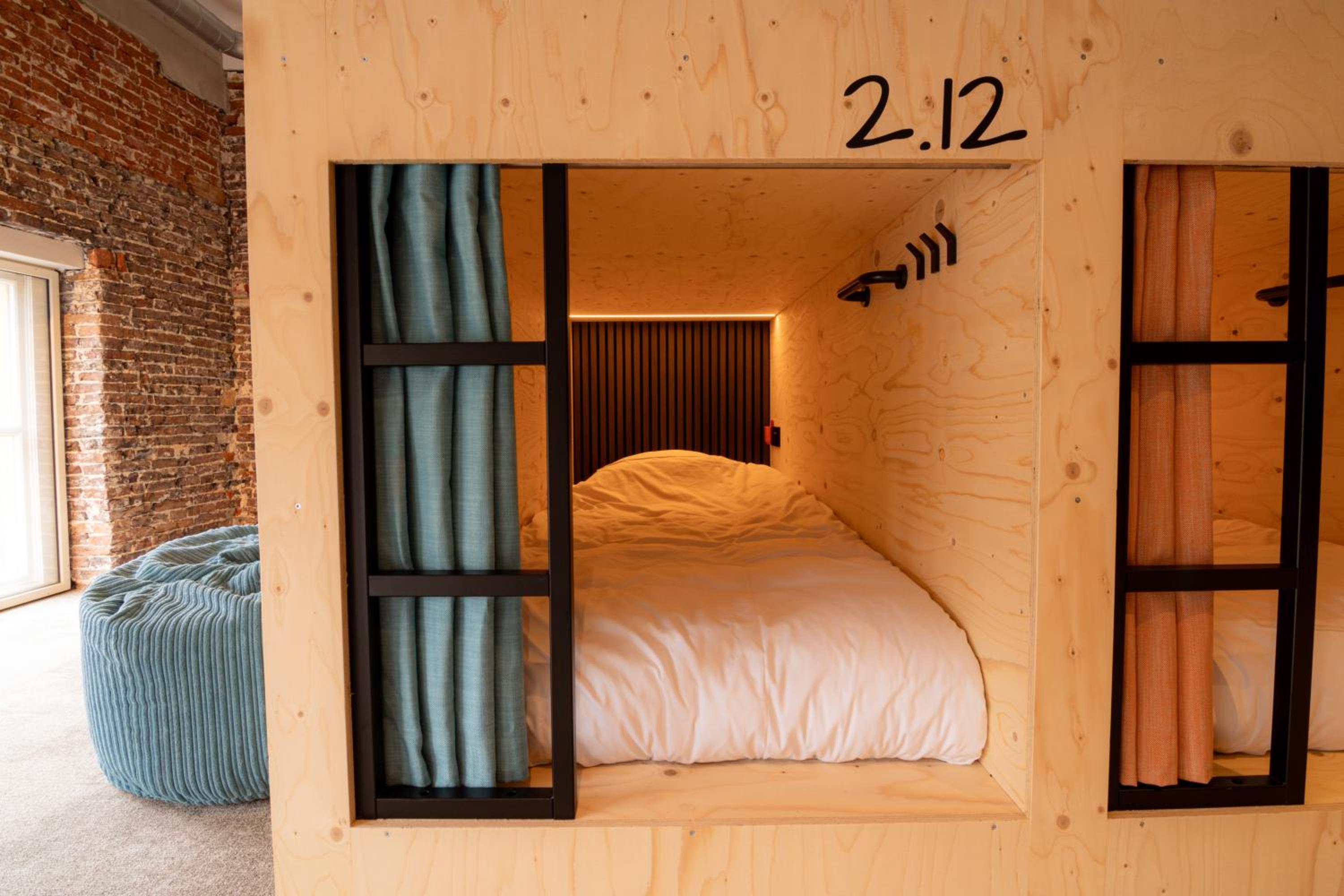 PJs Hostel 12/32