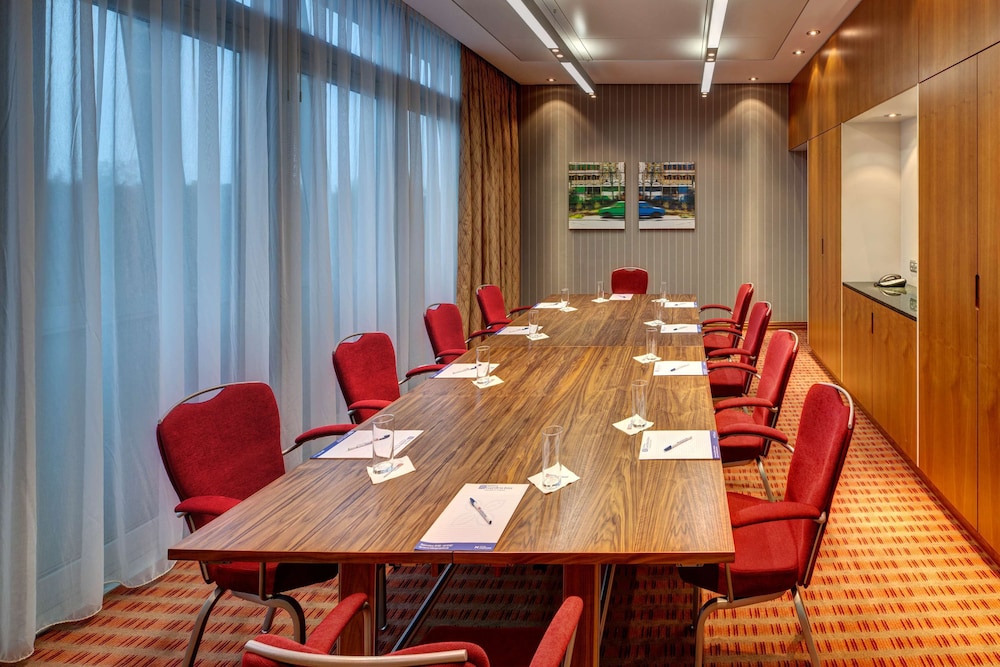 Hilton Garden Inn Frankfurt Airport 38/41
