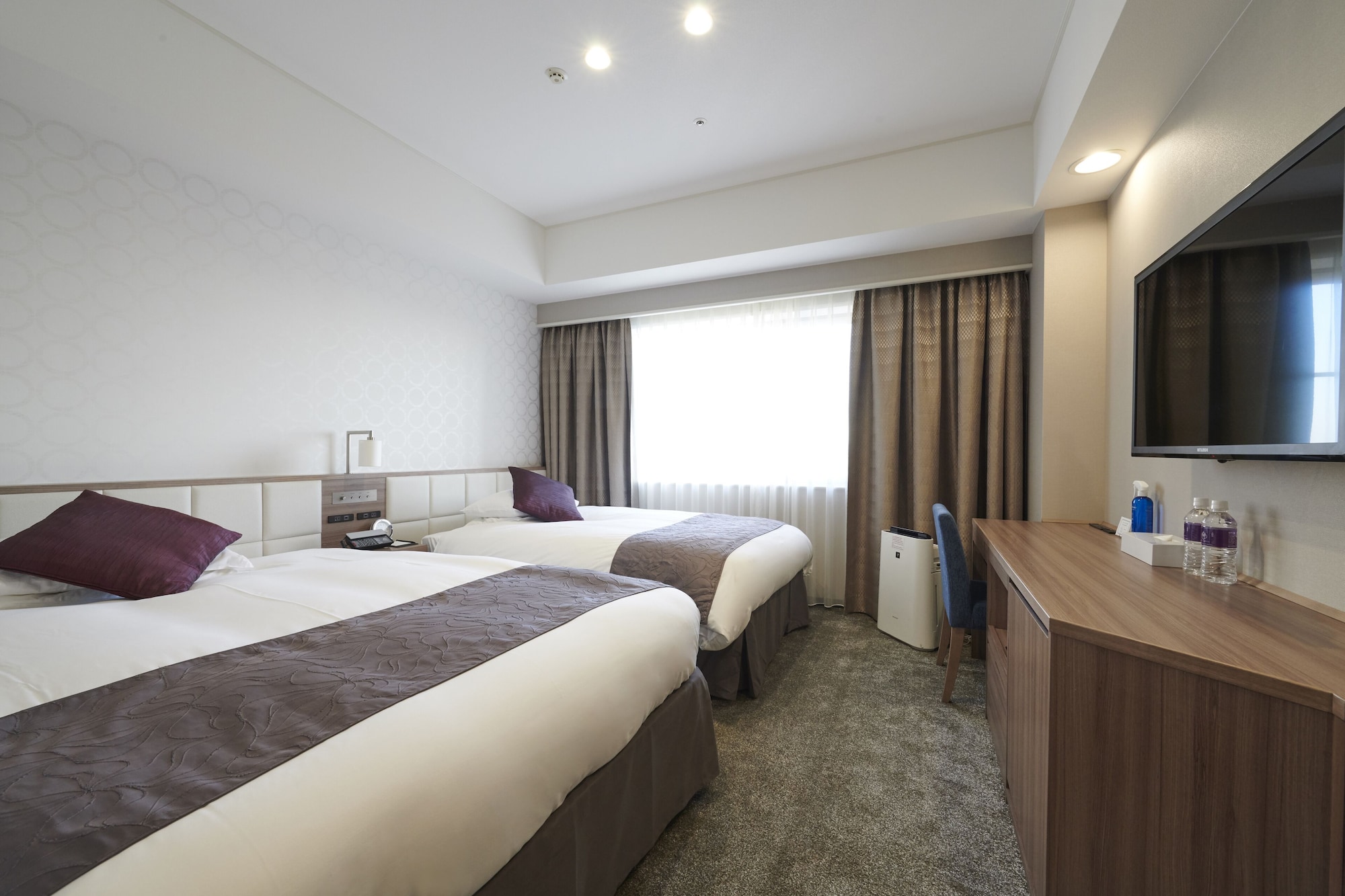 Moderate, Single, Twin Beds