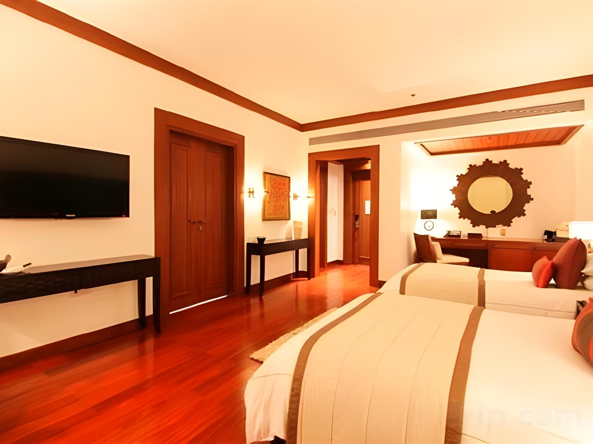 Room, Golf Course View